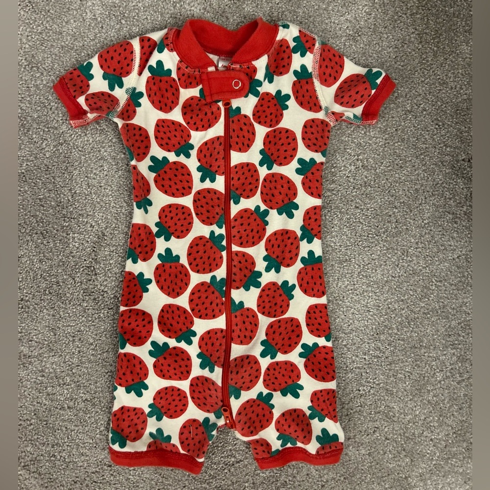 Hanna Andersson Strawberry Sleeper Pajamas 12-18 months